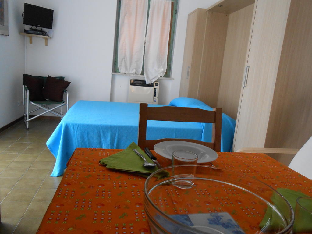 Belbea Tourist Resort Balestrino Ruang foto